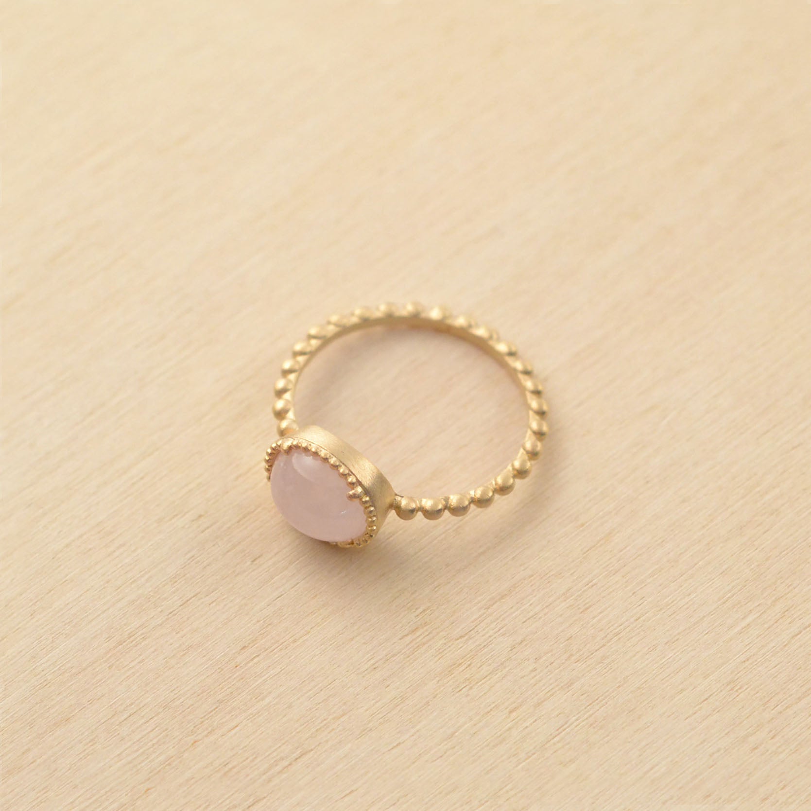 Bague GAÏA - plaqué or & quartz rose - Bijoux fantaisie femme | Votre boutique en ligne de bijoux fantaisie - yukablanc