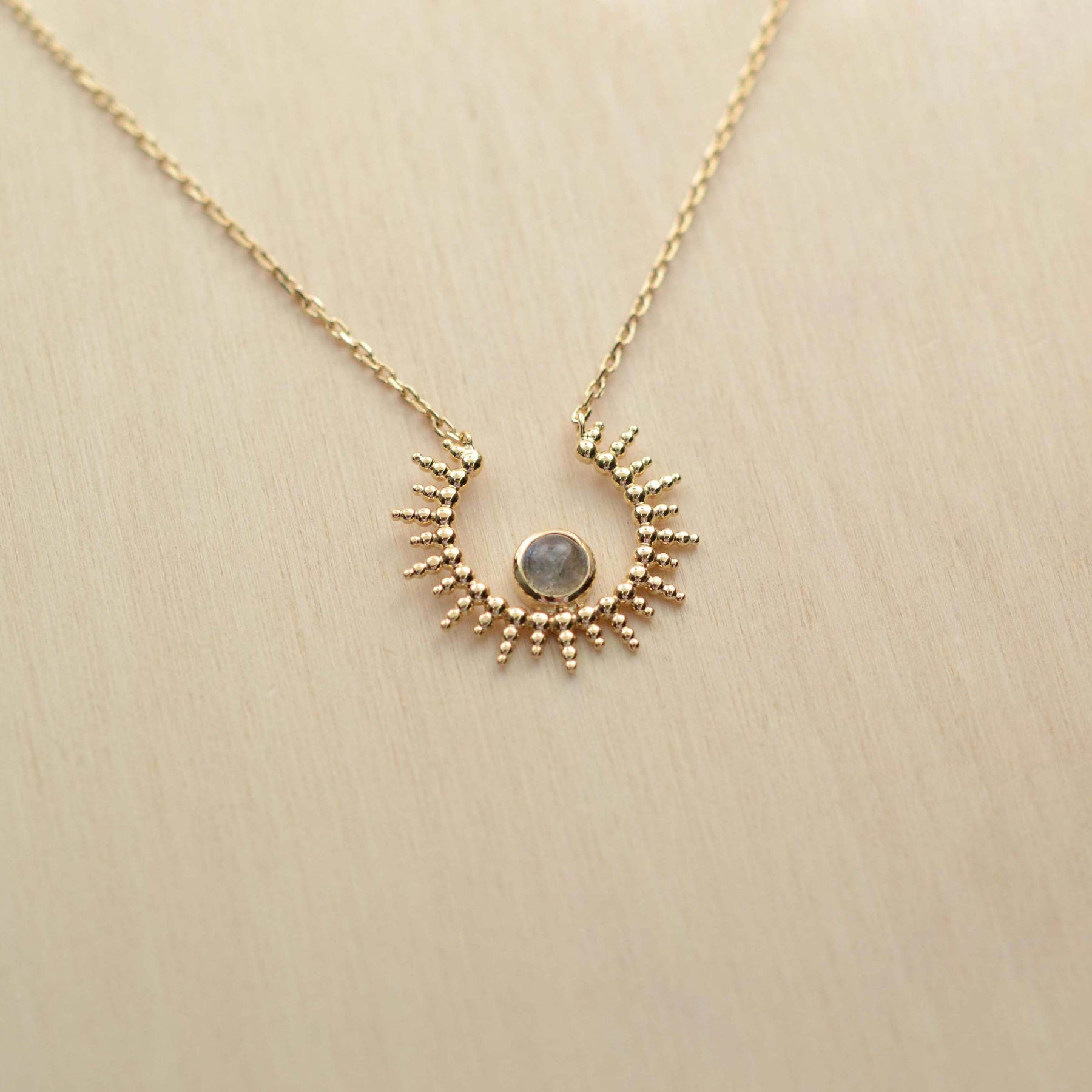 Collier COMÈTE - plaqué or & labradorite - Bijoux fantaisie femme | Votre boutique en ligne de bijoux fantaisie - yukablanc