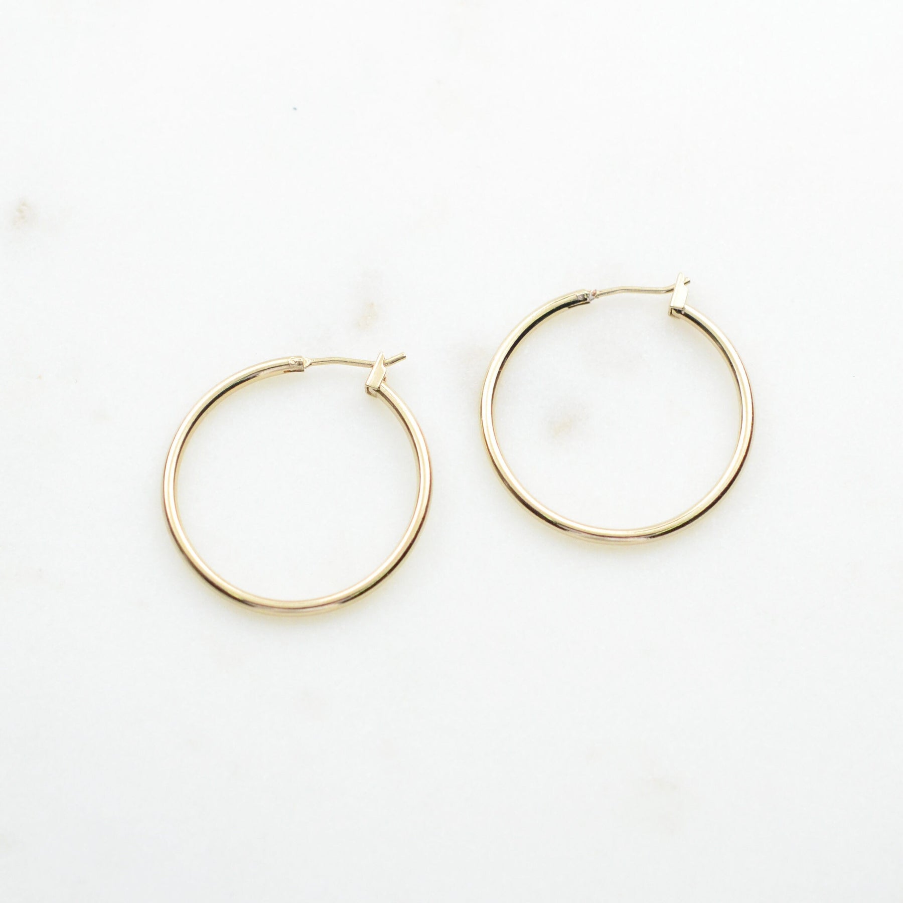 Boucles d'oreille LIGNE - plaqué à l'or fin 24 carats - Bijoux fantaisie femme | Votre boutique en ligne de bijoux fantaisie - yukablanc