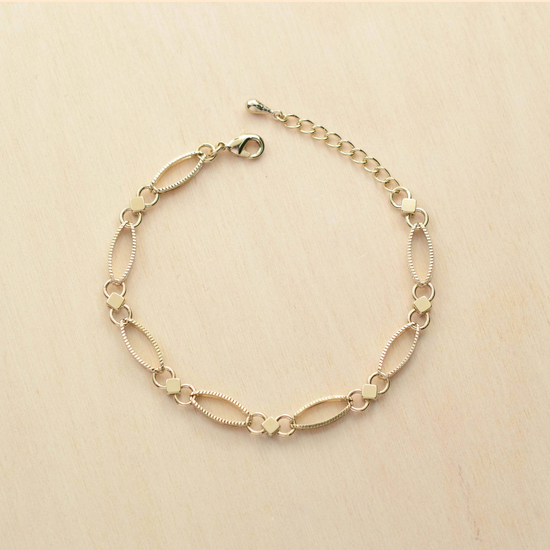 Bracelet MIRAGE - plaqué à l'or fin 24 carats - Bijoux fantaisie femme | Votre boutique en ligne de bijoux fantaisie - yukablanc